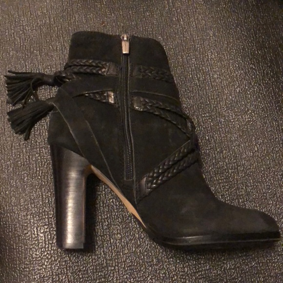 Vince Camuto braid detail bootie - Picture 2 of 6